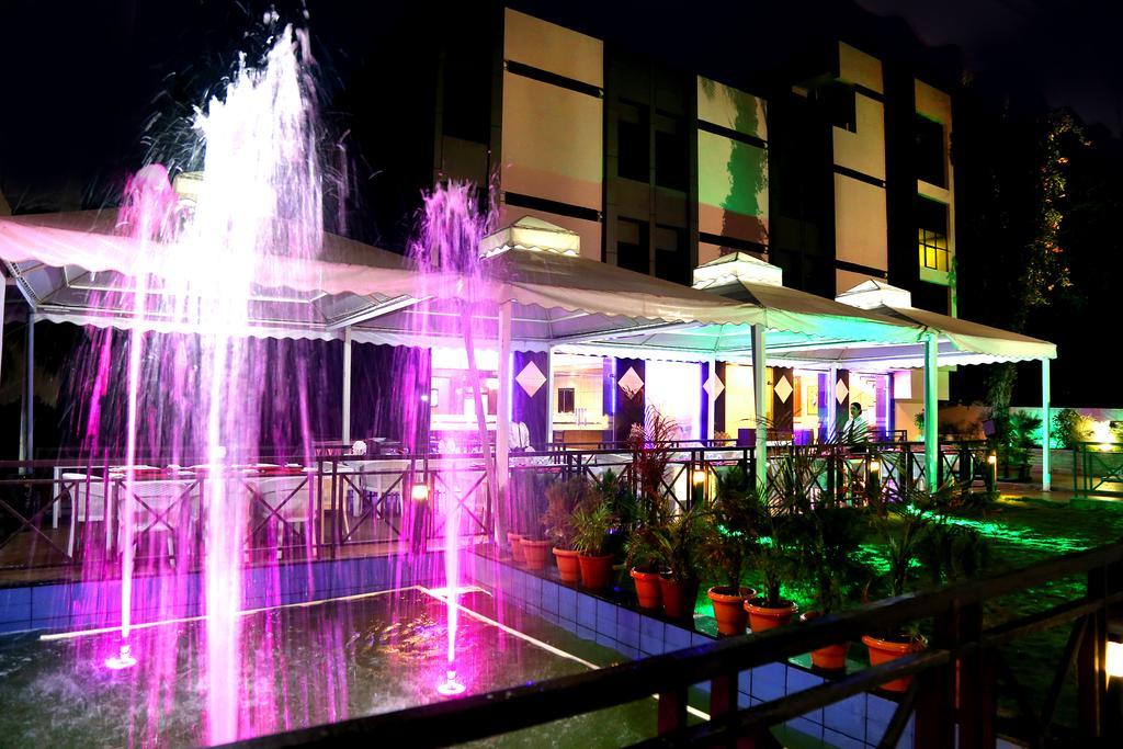 Hotel Shri Khedapati International Dewas Bagian luar foto
