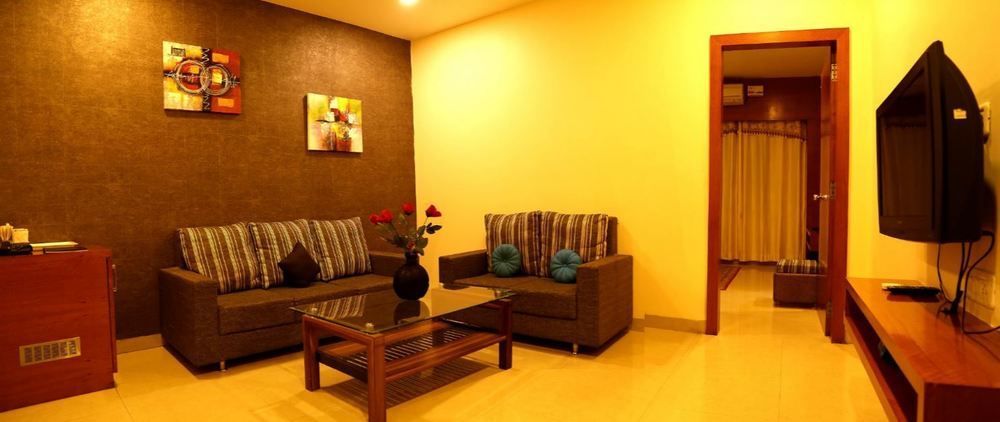 Hotel Shri Khedapati International Dewas Bagian luar foto