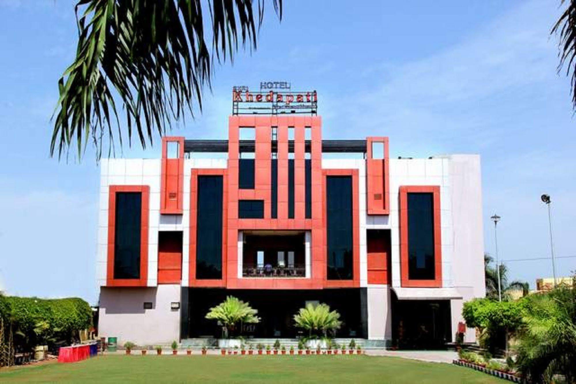 Hotel Shri Khedapati International Dewas Bagian luar foto