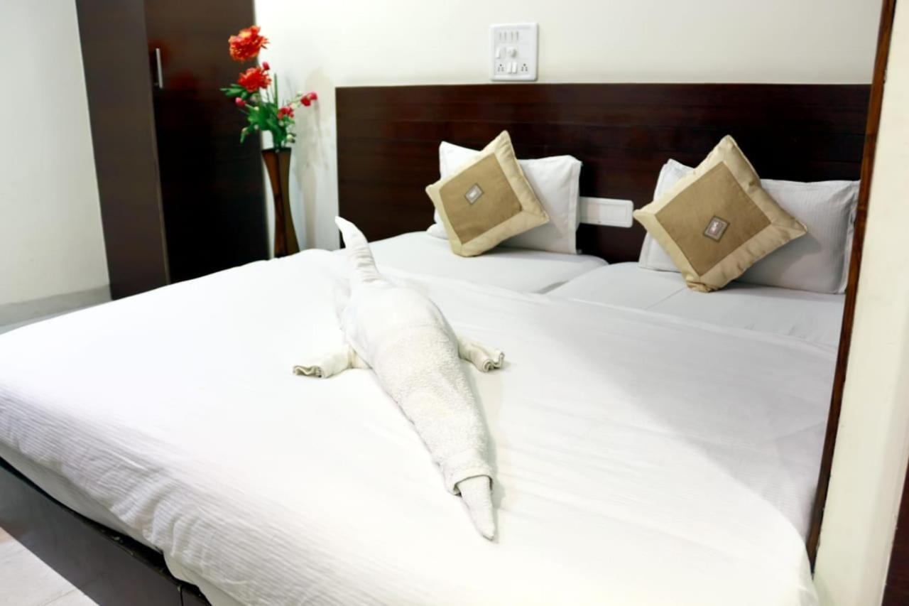 Hotel Shri Khedapati International Dewas Bagian luar foto